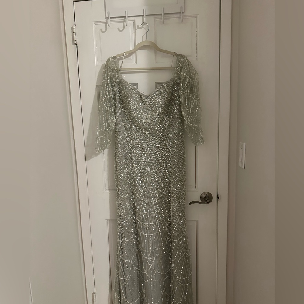 Elegant Silver Long Sleeve Dress - Picture 5 of 5